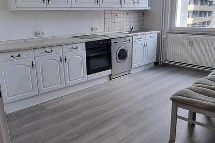 Du-Kasslerfeld Sanierte 2,5 Zimmer Wohnung mit Einbauküche zimmer