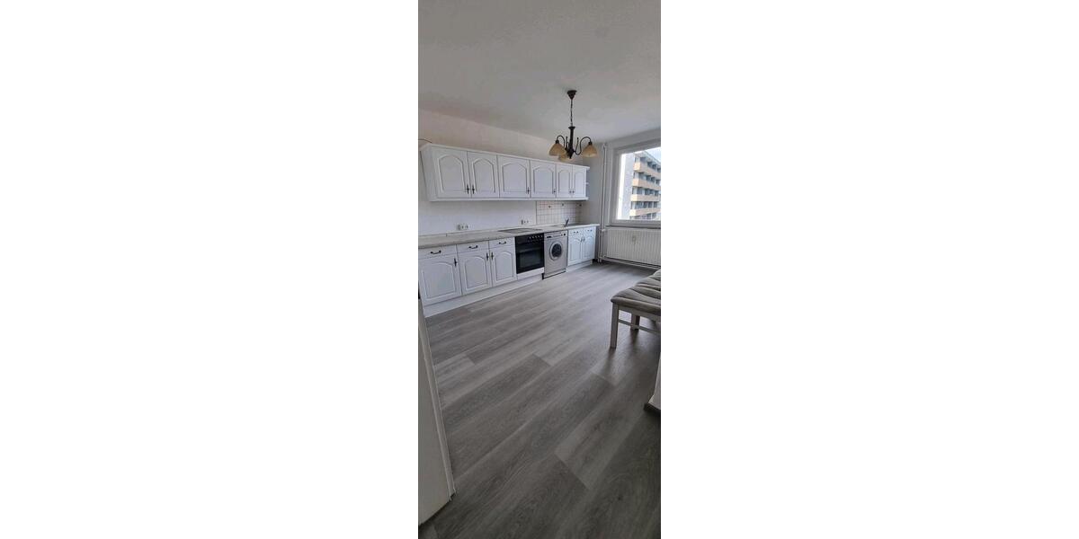 Du-Kasslerfeld Sanierte 2,5 Zimmer Wohnung mit Einbauküche zimmer