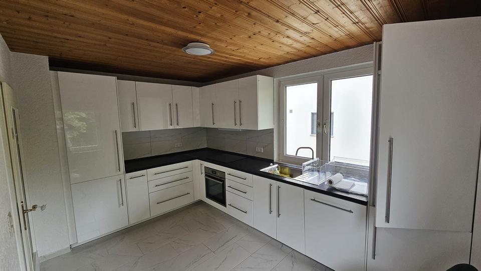 Etagenwohnung Wiesbaden Biebrich - 4 Zimmer, 103 m&sup2;, 1.600&euro; | Angebot:26481546