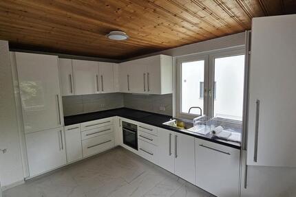 Wohnung Wiesbaden Biebrich - 4 Zimmer, 103 m&sup2;, 1.600&euro; | Angebot:26481546