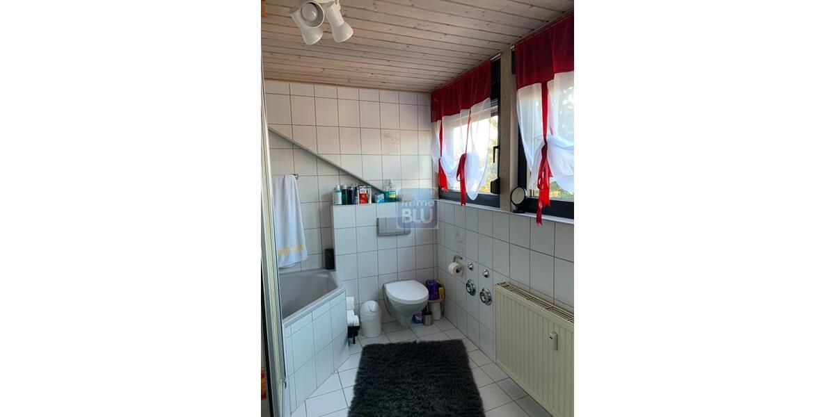 Dachgeschoßwohnung Weingarten (Baden) - 2 Zimmer, 70 m&sup2;, 760&euro; | Angebot:26086900