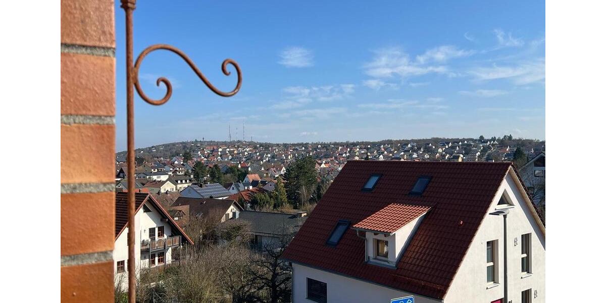 Dachgeschoßwohnung Höchberg - 3 Zimmer, 78 m&sup2;, 850&euro; | Angebot:25881492