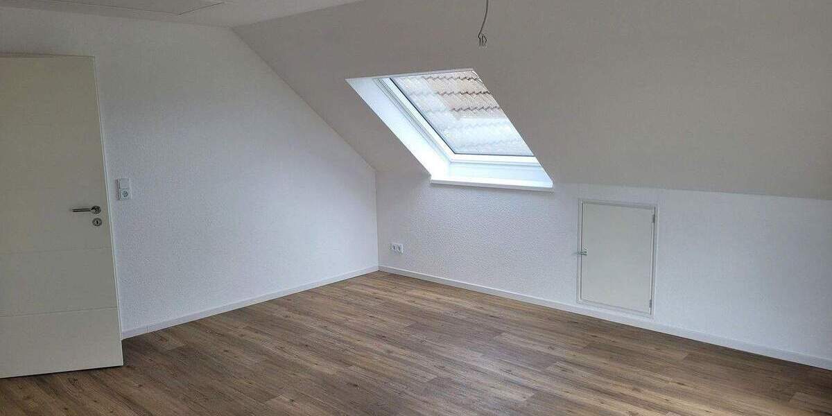 Etagenwohnung Bosau Hutzfeld - 3 Zimmer, 100 m&sup2;, 890&euro; | Angebot:24656807