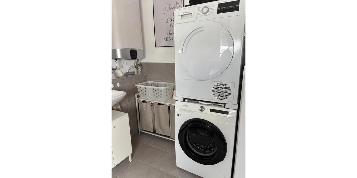 Dachgeschoßwohnung Neunkirchen - 4 Zimmer, 120 m&sup2;, 970&euro; | Angebot:26643919