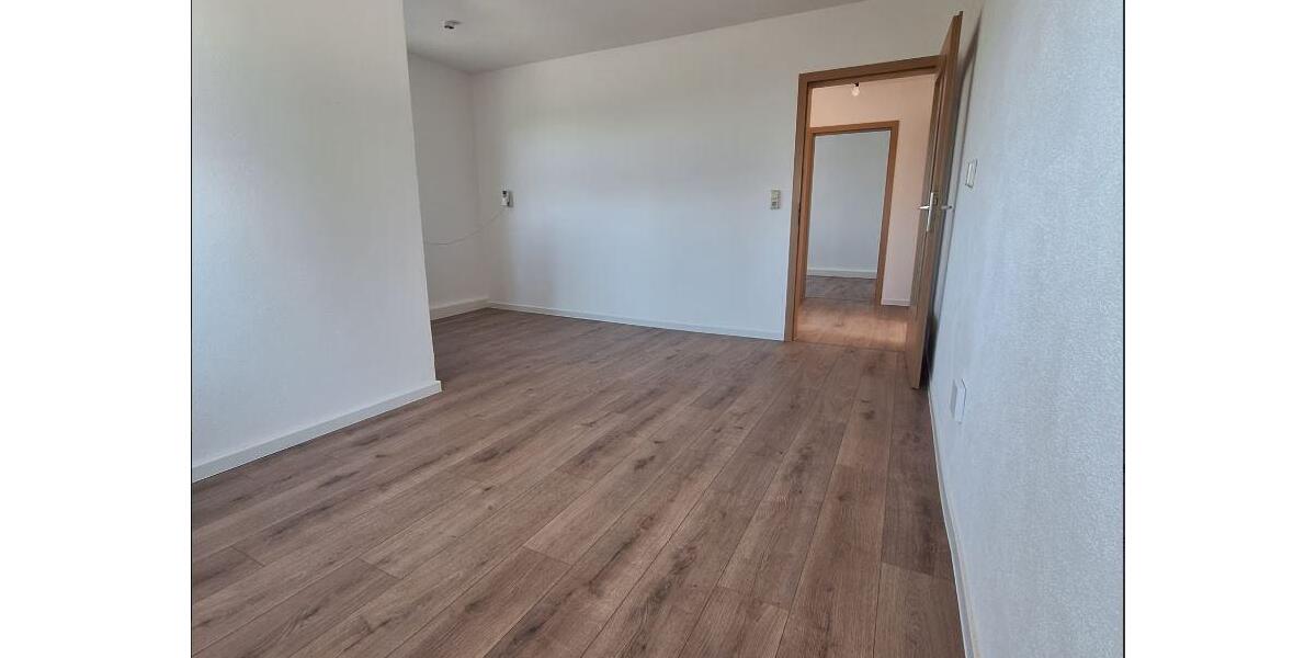 Etagenwohnung Großschirma - 3 Zimmer, 62 m&sup2;, 437&euro; | Angebot:26001993