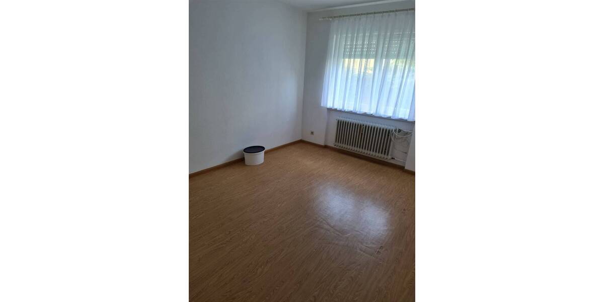 Etagenwohnung Ebringen - 4 Zimmer, 110 m&sup2;, 1.420&euro; | Angebot:26330161