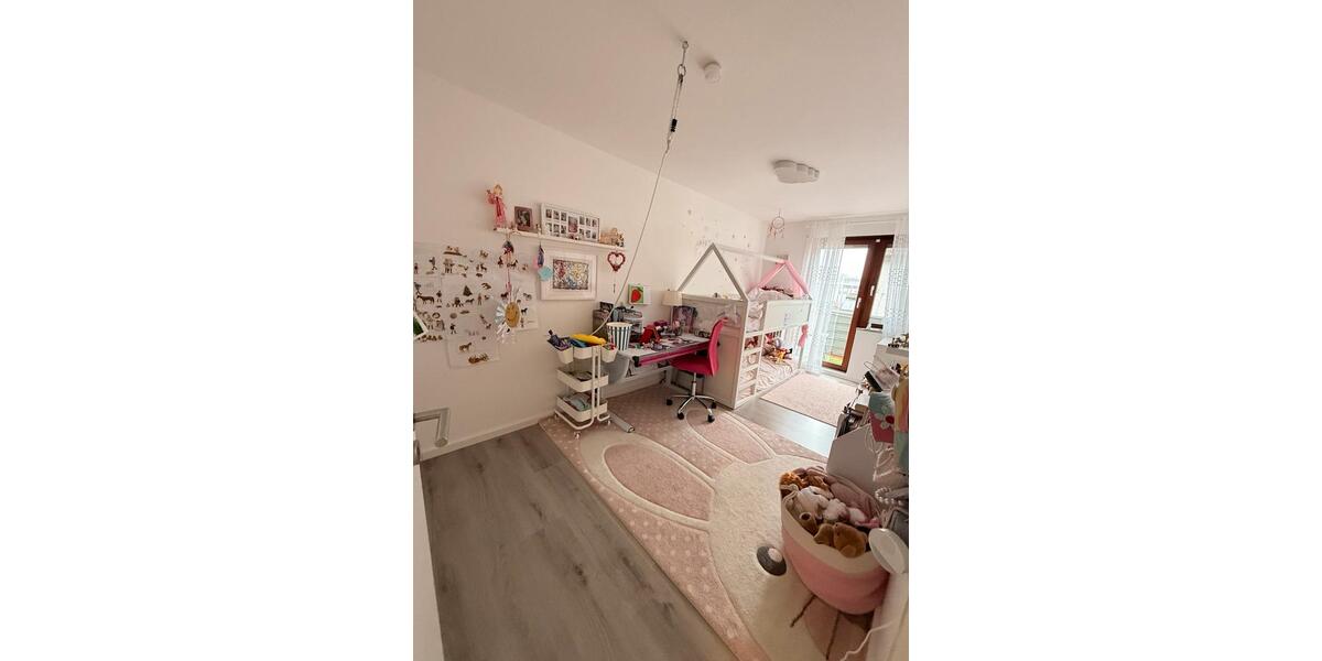 Reihenhaus Wolfschlugen - 6 Zimmer, 145 m&sup2;, 1.800&euro; | Angebot:24715090