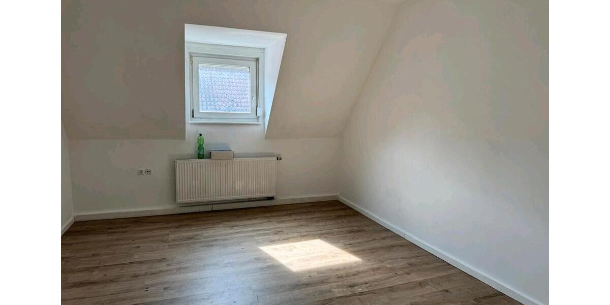 Dachgeschoßwohnung Pforzheim Nordstadt - 3 Zimmer, 78 m&sup2;, 1.000&euro; | Angebot:25255255