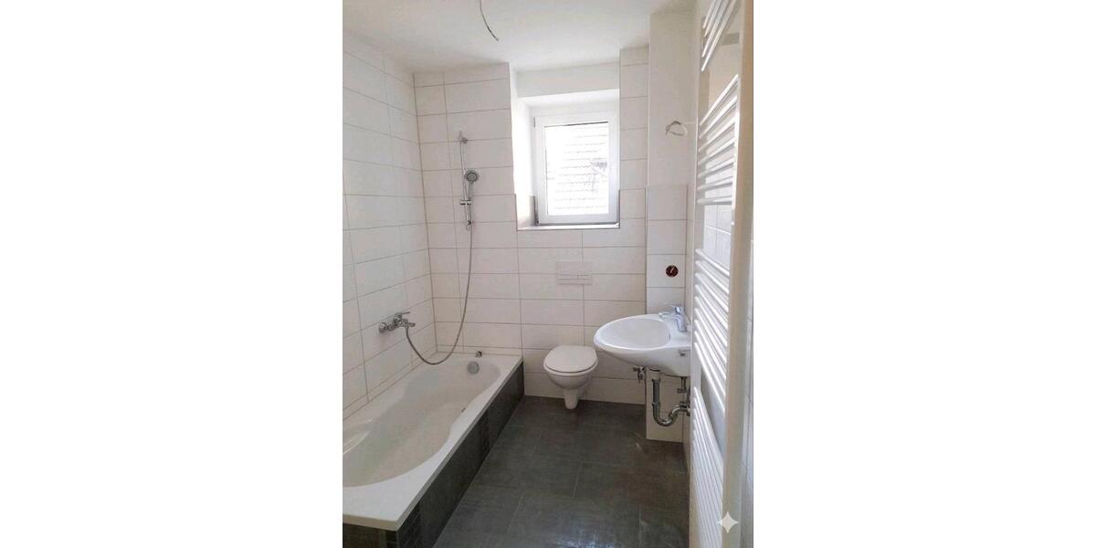 Erdgeschoßwohnung Hildburghausen - 3 Zimmer, 82 m&sup2;, 690&euro; | Angebot:26266887