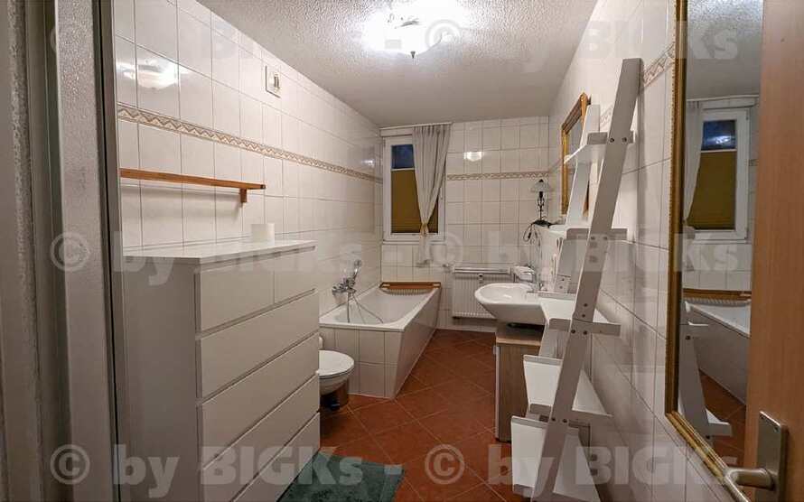 BIGKs: Suhl-Leninring: FREIE AUSSICHT - 3 Raum Wohnung Suhl,sep.Küche,Dusch-Wannenbad, Balkon (-;) 3 zimmer