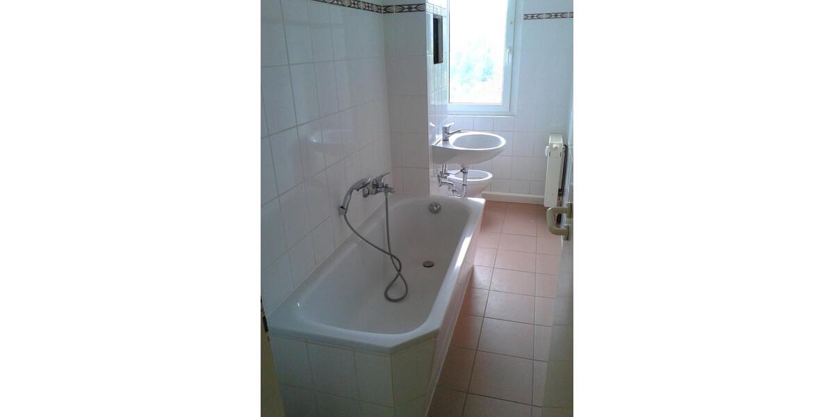 Erdgeschoßwohnung Sangerhausen - 4 Zimmer, 70 m&sup2;, 350&euro; | Angebot:26443160