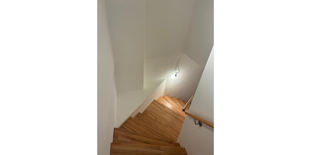 Etagenwohnung Wiesbaden Mainz-Amöneburg - 3 Zimmer, 80 m&sup2;, 1.280&euro; | Angebot:24683188