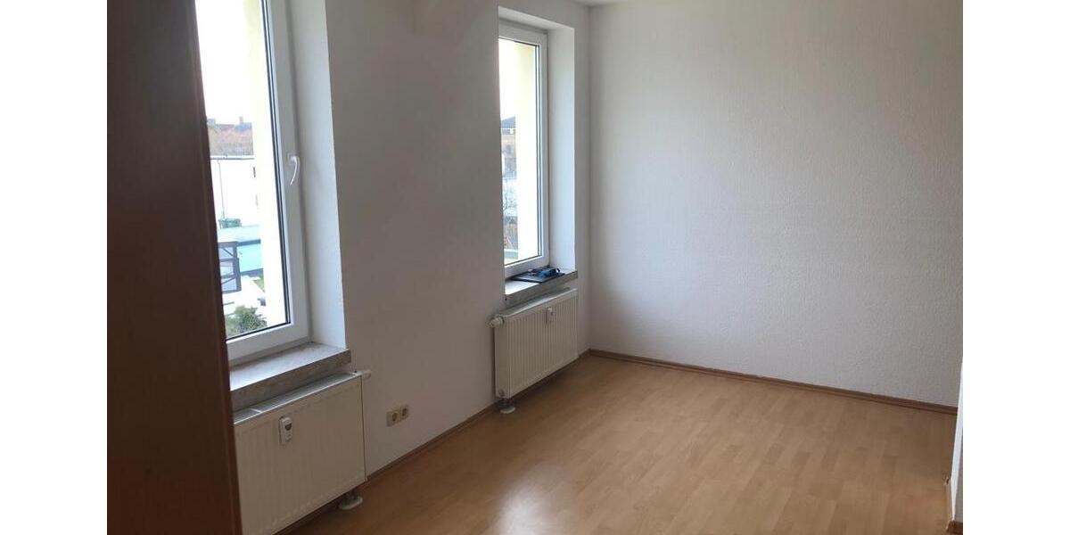 Dachgeschoßwohnung Bitterfeld-Wolfen Bitterfeld - 2 Zimmer, 42 m&sup2;, 300&euro; | Angebot:26419945