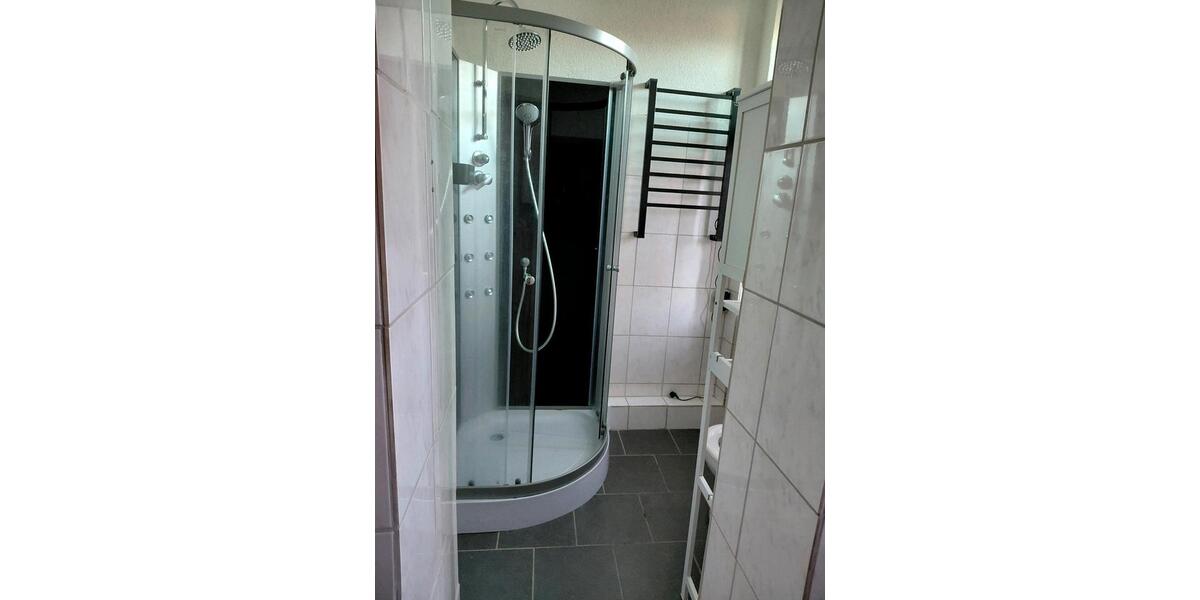 Biete eine 2 Zimmer - Wohnung mit Küche und Bad 2 zimmer