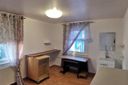 4 möbliertes Zimmer in 4-er Studenten-WG 4 zimmer