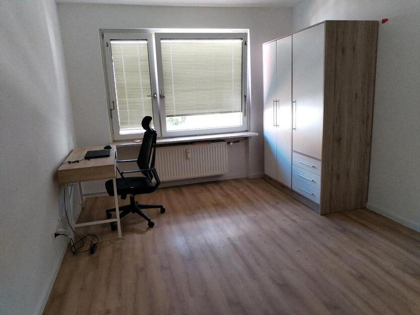 3 möbliertes WG Zimmer zu vermieten (WG neue Gründung)