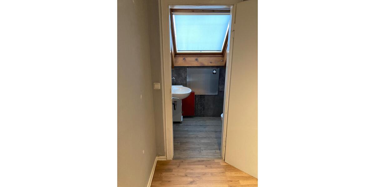 Dachgeschoßwohnung Wolfsburg - 3 Zimmer, 64 m&sup2;, 500&euro; | Angebot:25964911