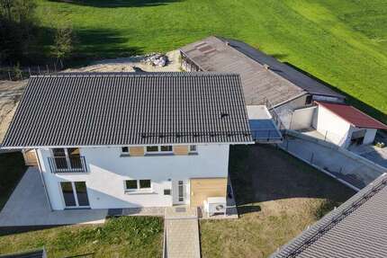 Haus Schechen - 8 Zimmer, 181 m&sup2;, 2.600&euro; | Angebot:24940935