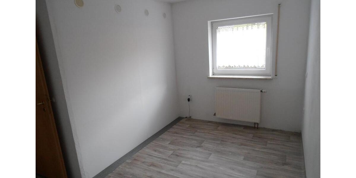 Etagenwohnung Tröstau - 3 Zimmer, 77 m&sup2;, 550&euro; | Angebot:24678395