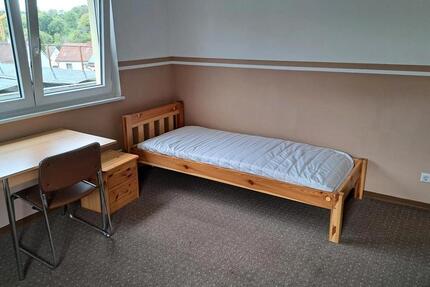 Wohngemeinschaft Wohnung mit 4 Zimmern zimmer