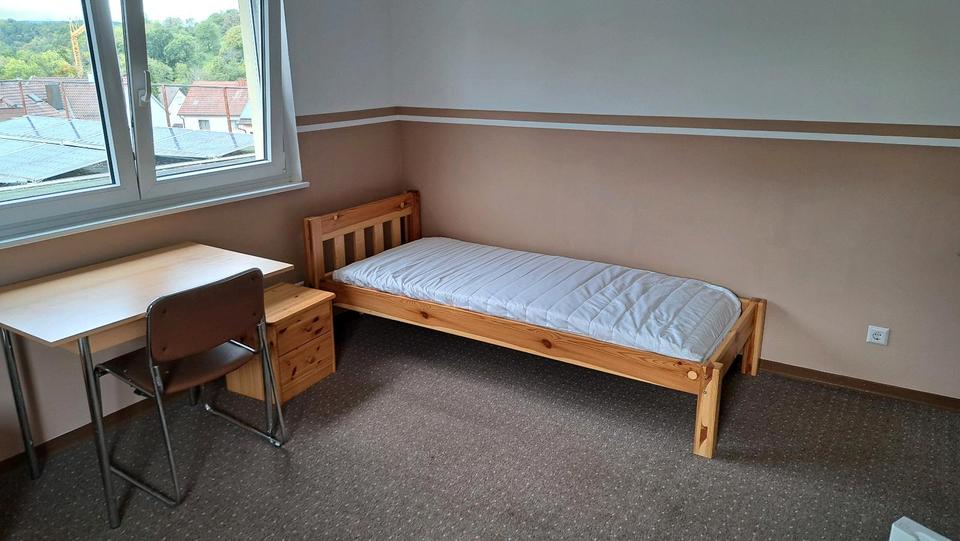 Wohngemeinschaft Wohnung mit 4 Zimmern zimmer