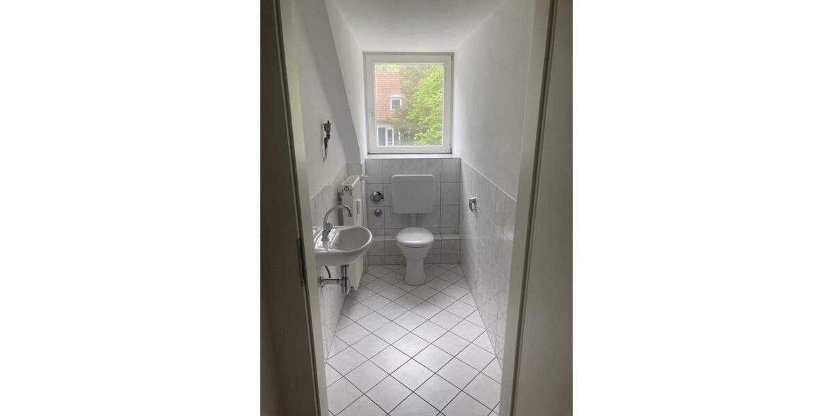 Dachgeschosswohnung (3 ZKB) in ruhiger Lage von Scheidt (Uni Nähe), Eichendorffstraße 11 3 zimmer