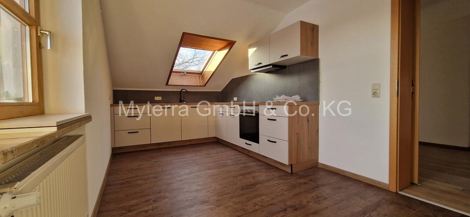 Dachgeschoßwohnung Schöllnach - 3 Zimmer, 70 m&sup2;, 590&euro; | Angebot:24863632