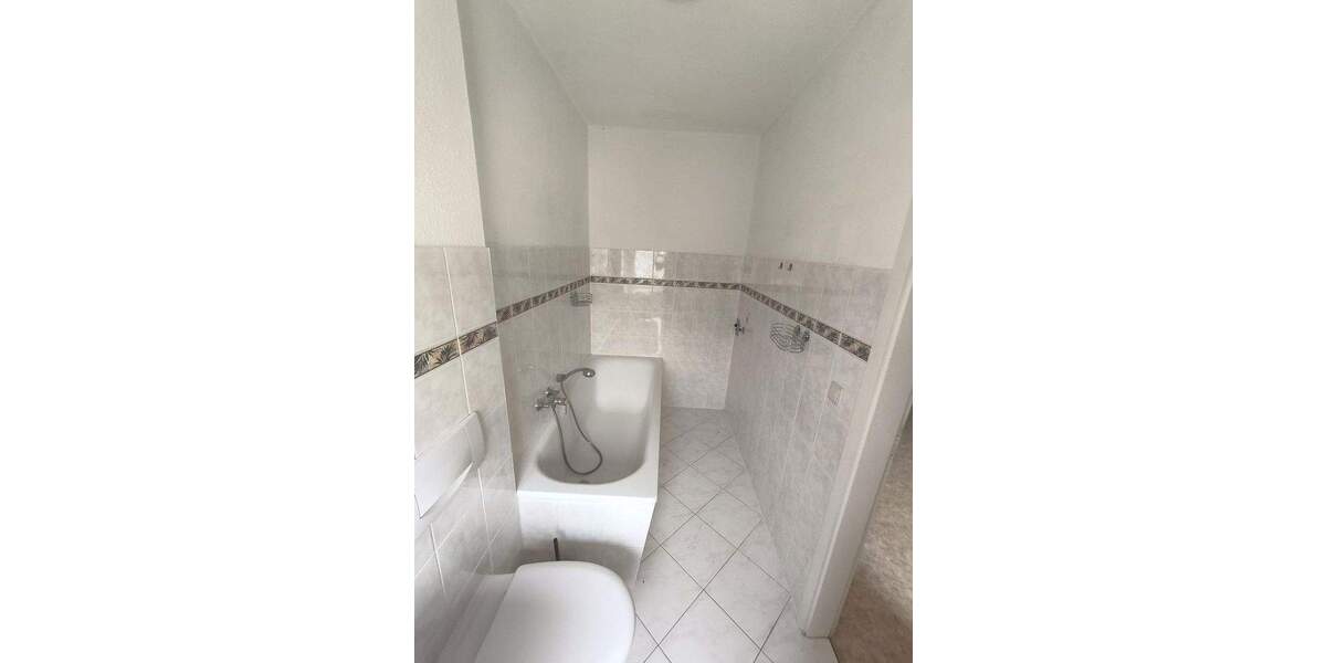 Etagenwohnung Neustadt in Sachsen Neustadt - 3 Zimmer, 81 m&sup2;, 650&euro; | Angebot:25838500