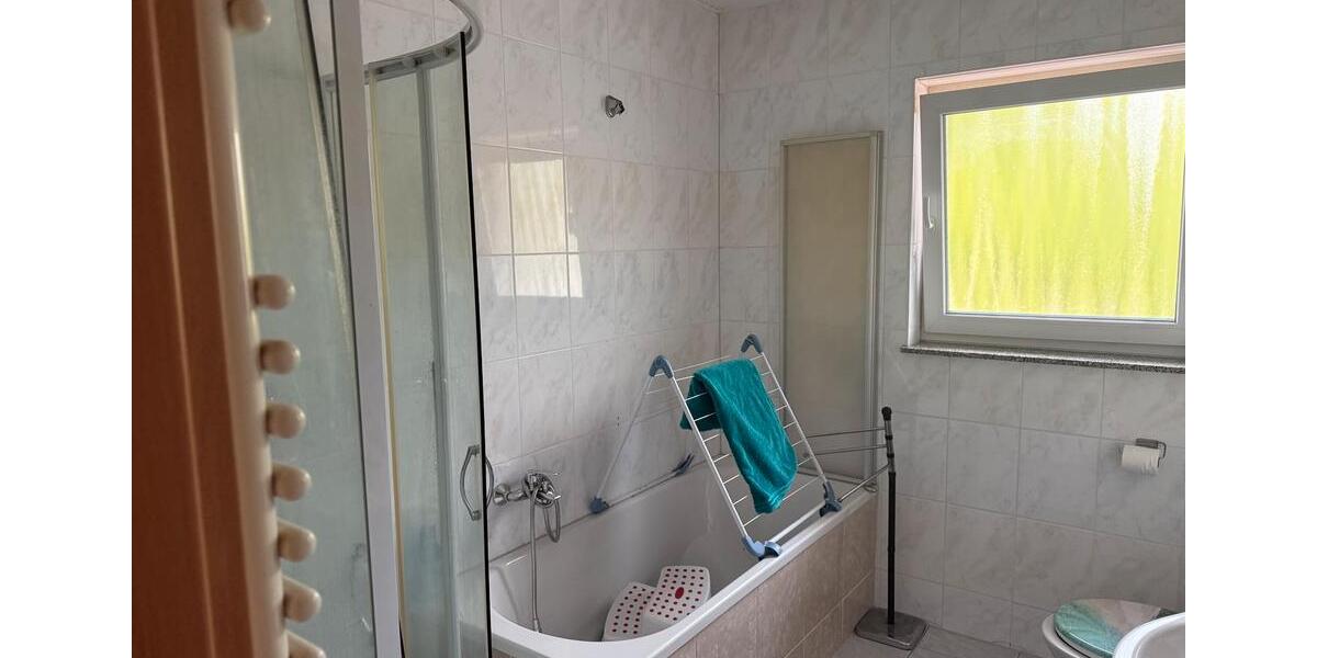 Etagenwohnung Gummersbach Berstig Süd - 4 Zimmer, 100 m&sup2;, 1.100&euro; | Angebot:26638421