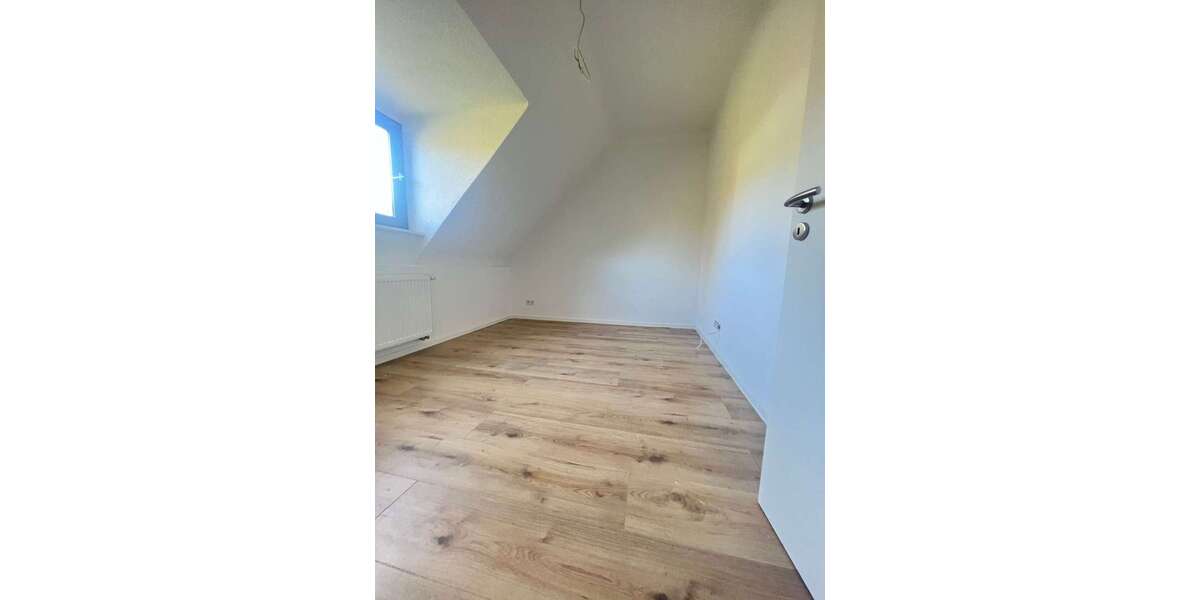 Sanierte und gepflegte 3ZKB Dachgeschosswohnung in St. Ingbert-Rentrisch - Dachgeschoßwohnung Sankt Ingbert | Angebot:27197100