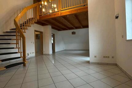 Wohnung Kronach - 4 Zimmer, 133 m&sup2;, 900&euro; | Angebot:24694775