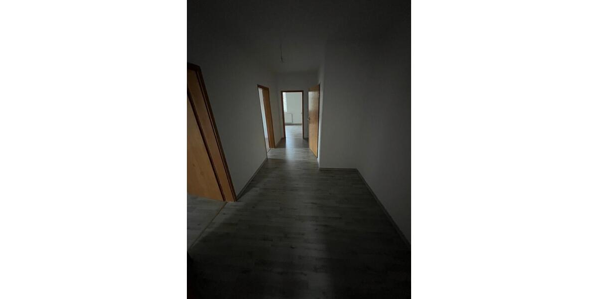 Etagenwohnung Eschershausen - 3 Zimmer, 90 m&sup2;, 400&euro; | Angebot:25046276