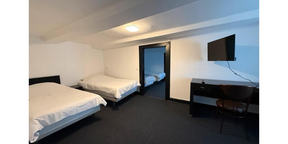 Wohnen auf Zeit Werdohl - 8 Zimmer, 190 m&sup2;, 10&euro; | Angebot:26127806