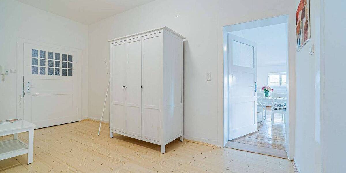 Etagenwohnung Frankfurt am Main Westend-Süd - 2 Zimmer, 75 m&sup2;, 1.650&euro; | Angebot:26683316