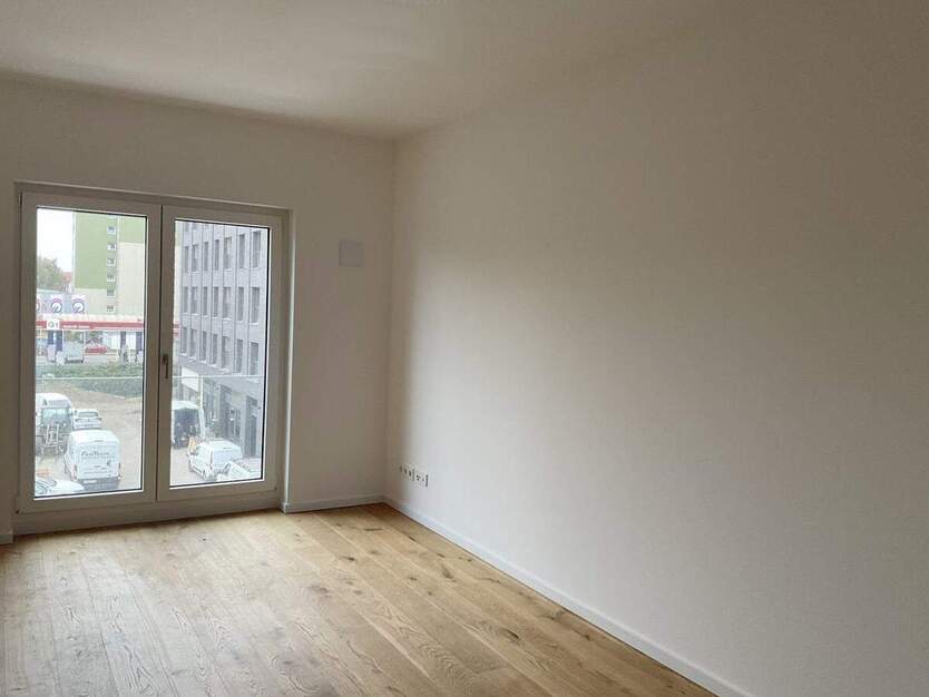 Achtung nur mit WBS!! Neubauwohnung mit Loggia, guter Schnitt, Parkett, Tageslichtbad, Aufzug 3 zimmer