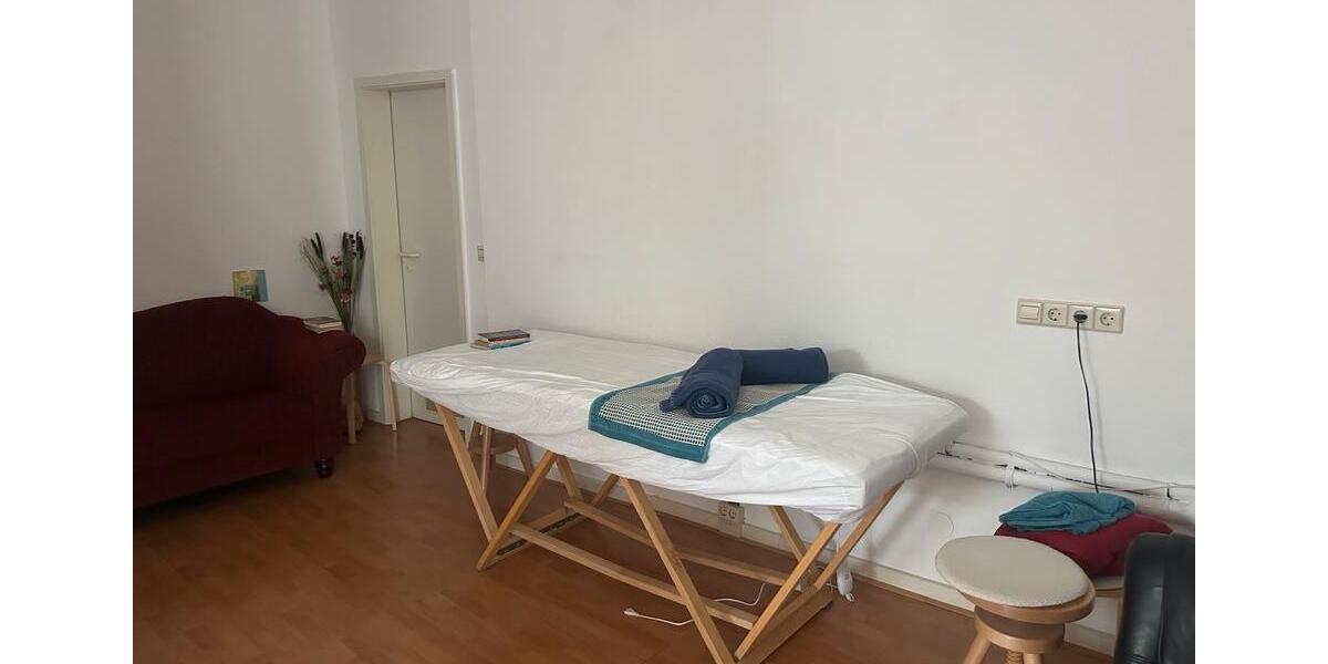 Therapieraum mit Massageliege zu Vermieten zimmer