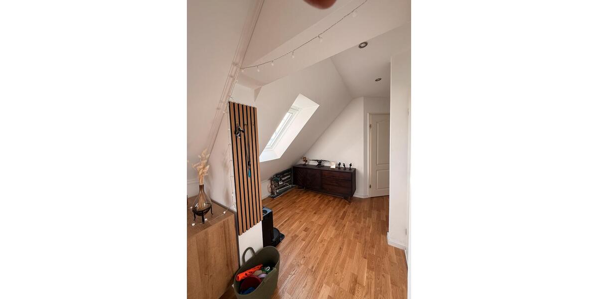 Dachgeschoßwohnung Cadolzburg - 3 Zimmer, 94 m&sup2;, 1.175&euro; | Angebot:26042536