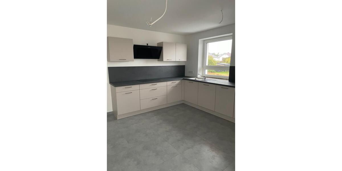 Etagenwohnung Friedewald - 4 Zimmer, 95 m&sup2;, 900&euro; | Angebot:25353141