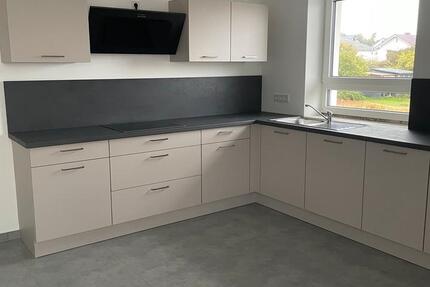 Wohnung Friedewald - 4 Zimmer, 95 m&sup2;, 900&euro; | Angebot:25353141