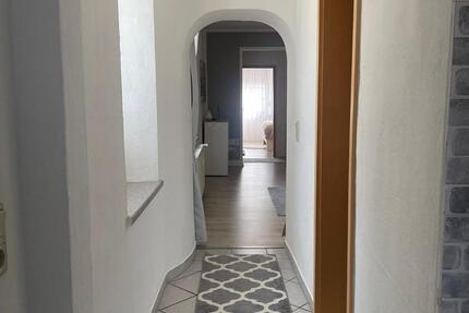 Wohnung Schmelz - 3 Zimmer, 73 m&sup2;, 590&euro; | Angebot:26165328