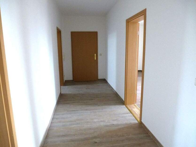 Wohnen im Dachgeschoss - 3 Zimmer- EBK - zwei Bäder