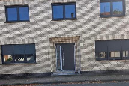 4-Zimmer-Wohnung mit Dachterrasse- Erstbezug nach Kernsanierung 4 zimmer