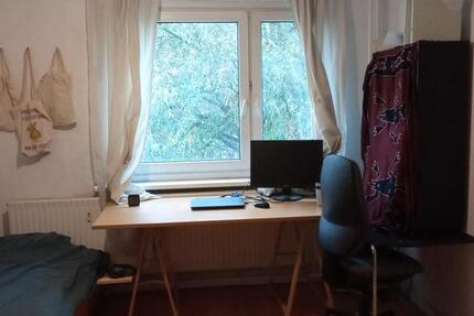 Möbliertes Zimmer mit Balkon in Hamburg Wilhelmsburg ab 1.12.2025 zimmer