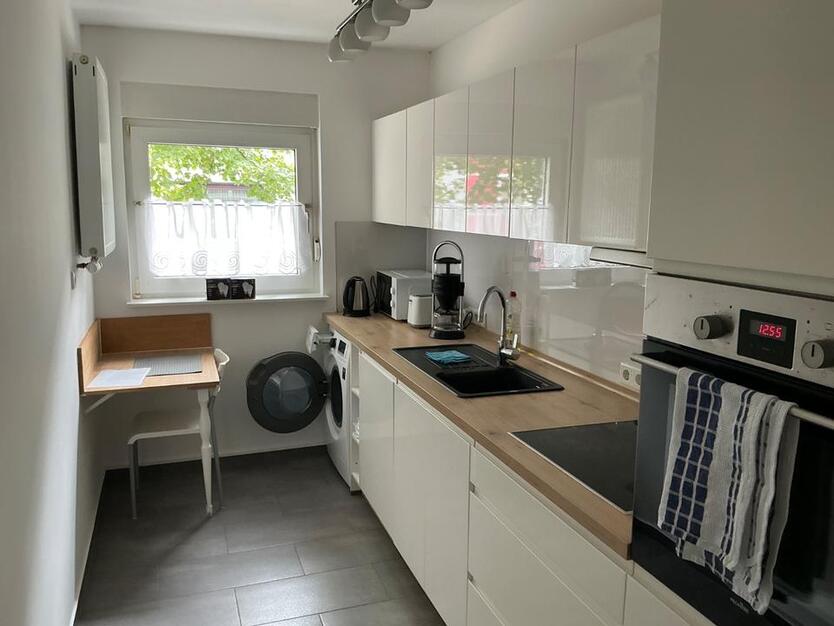 Möblierte Wohnung, 2 SchlafZimmer, 1Wohn-EssZimmer, KDB