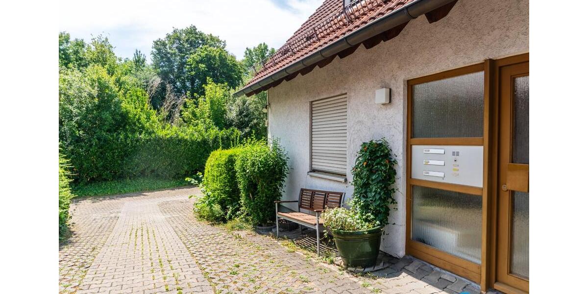 3-Zimmer-Maisonette-Wohnung mit TV, Wlan, Küche mit Essplatz, Galerie, BadWc, Waschmaschine, Parkplatz und Balkon 3 zimmer