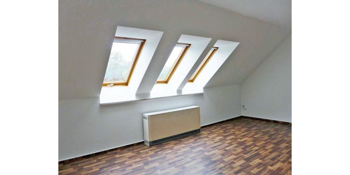 Dachgeschoßwohnung Limbach-Oberfrohna Oberfrohna - 3 Zimmer, 69 m&sup2;, 365&euro; | Angebot:24704352