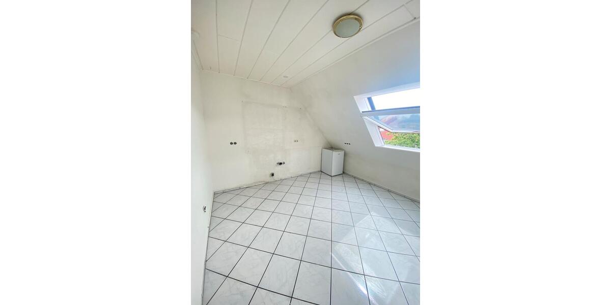 Dachgeschoßwohnung Delbrück - 1 Zimmer, 25 m&sup2;, 560&euro; | Angebot:25105138