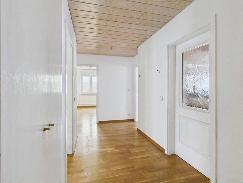 Zentrales Wohnen in Stuttgart-Ost: Charmante 4-Zimmer-Wohnung mit Stellplatz 4 zimmer