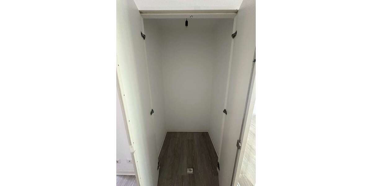 ++ Frisch Sanierte 2-Raumwohnung im blauen Wunder++ 2 zimmer