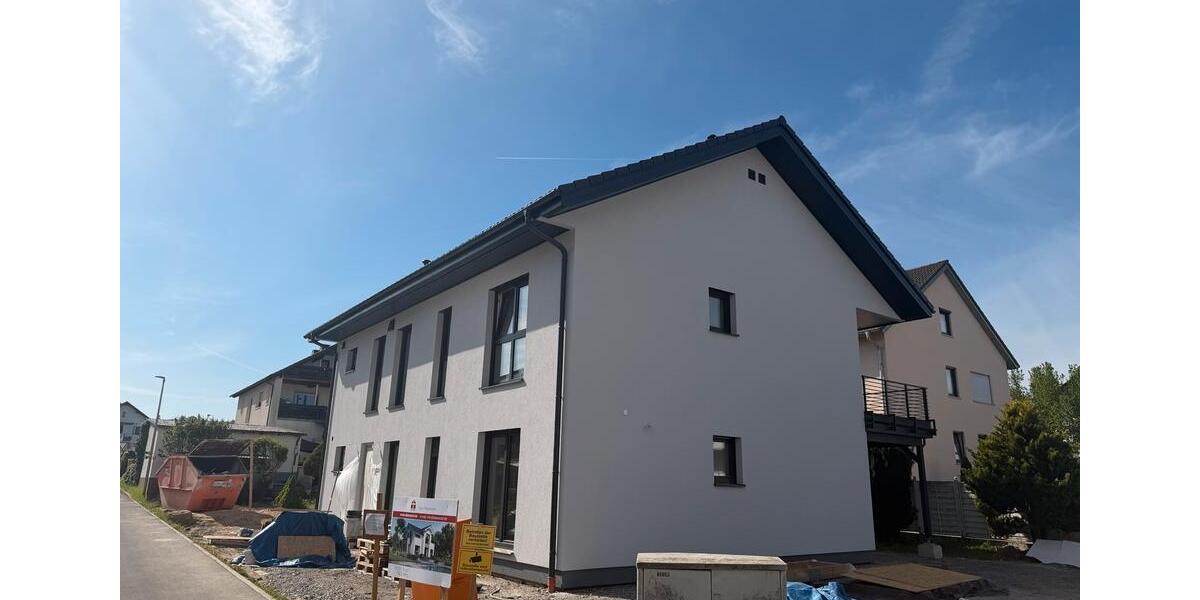 Erdgeschoßwohnung Friedewald - 4 Zimmer, 97 m&sup2;, 1.650&euro; | Angebot:26429898